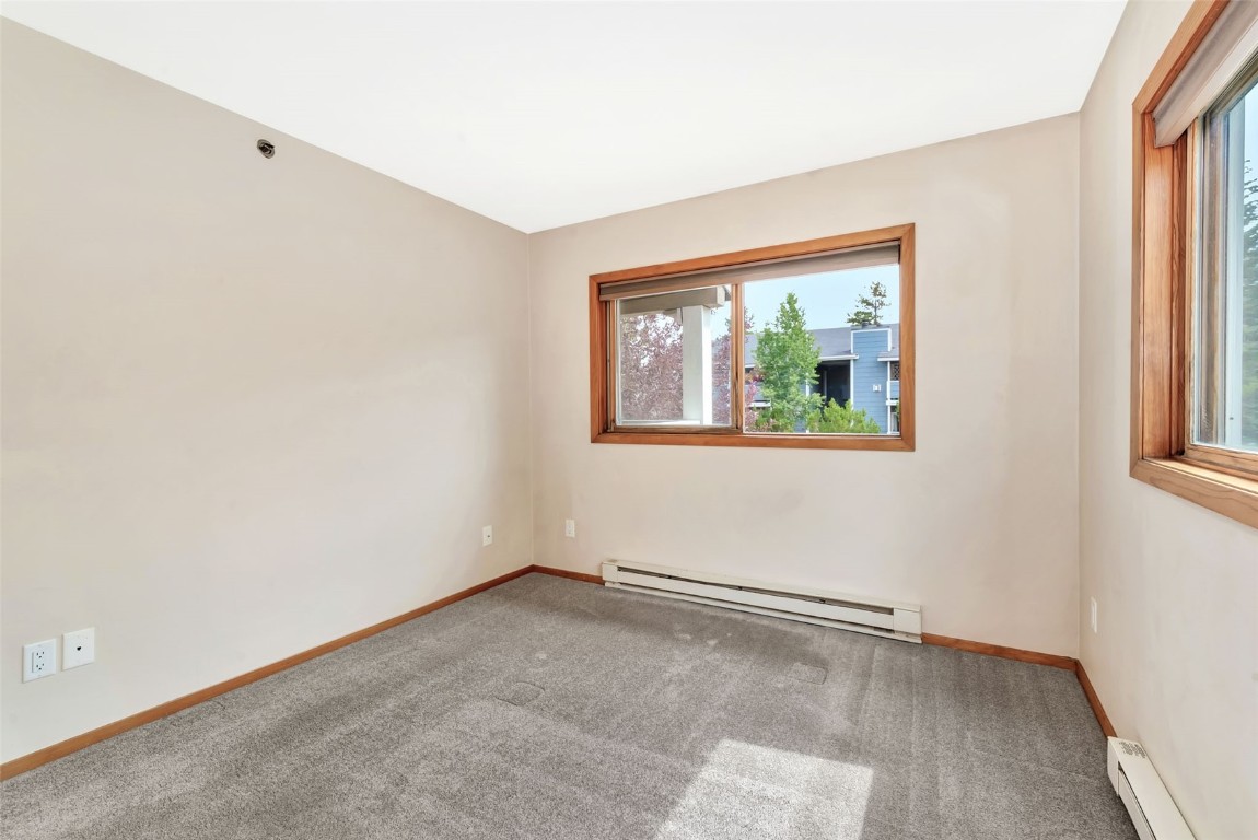 1385 Sparta Plaza 3