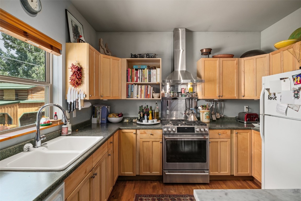 52 Spruce STREET