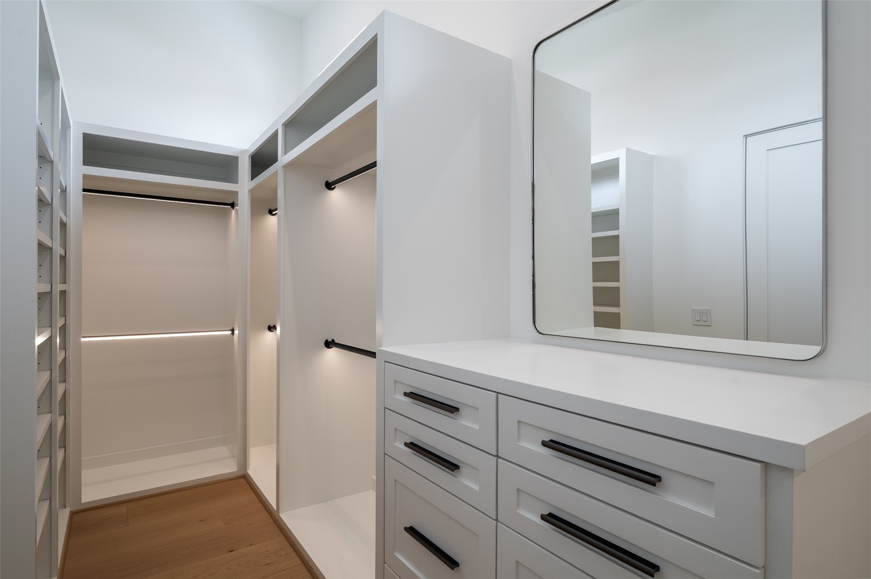 1870 Christie DRIVE 1