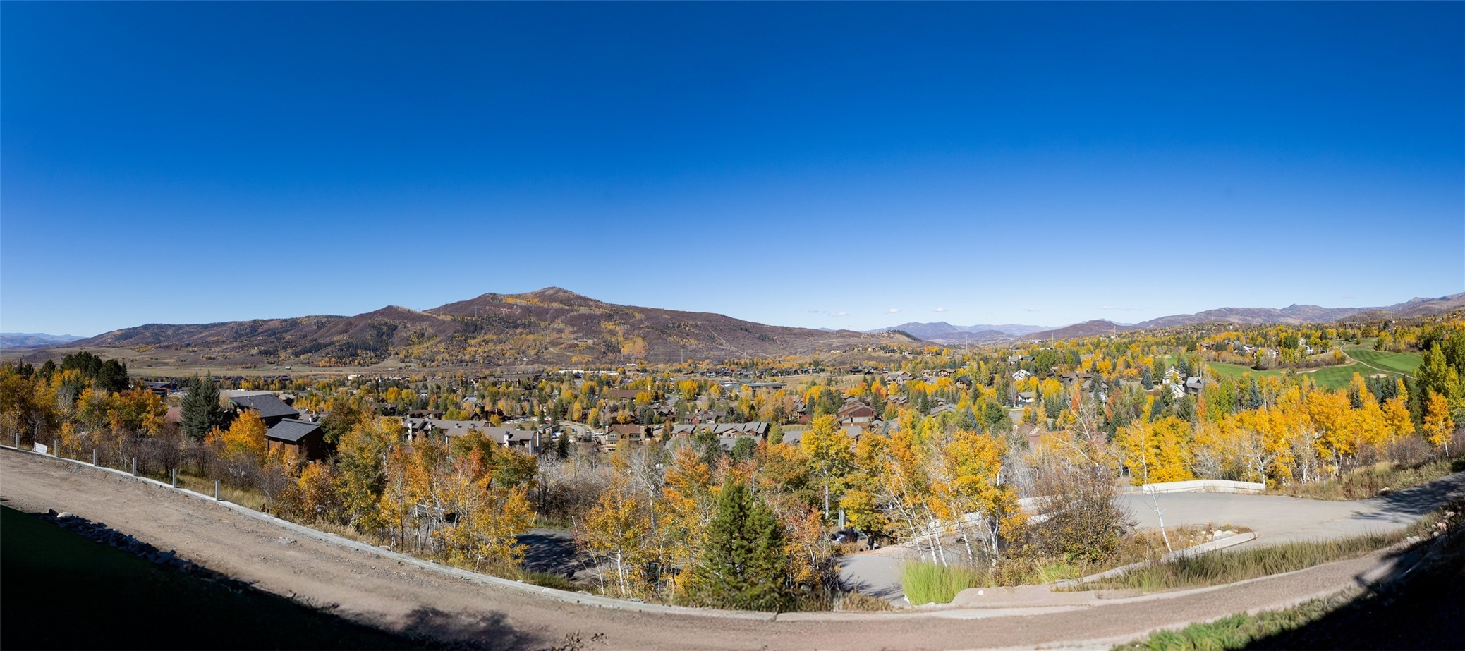 1870 Christie DRIVE 1