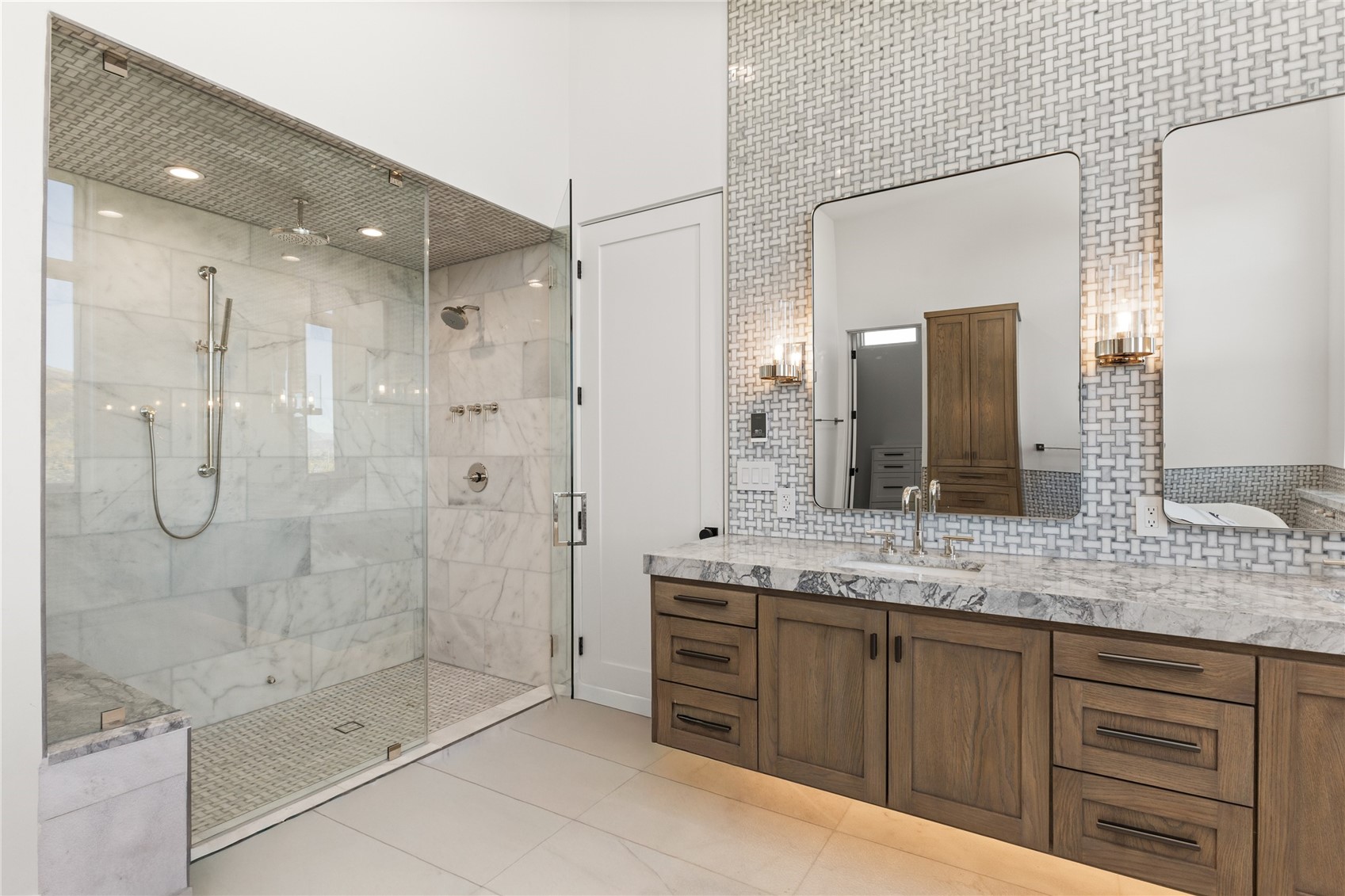 1870 Christie DRIVE 1