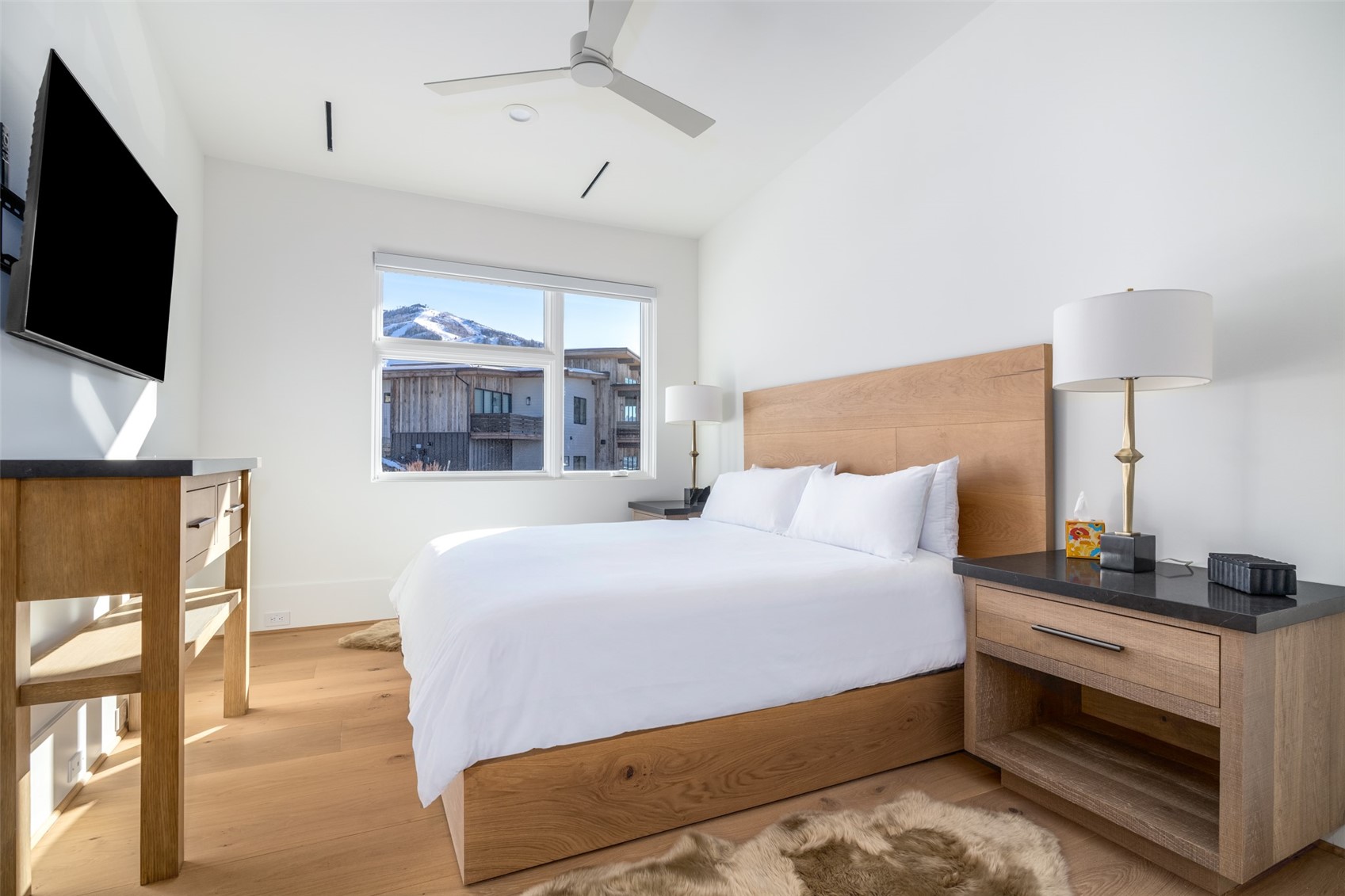 1870 Christie DRIVE 1