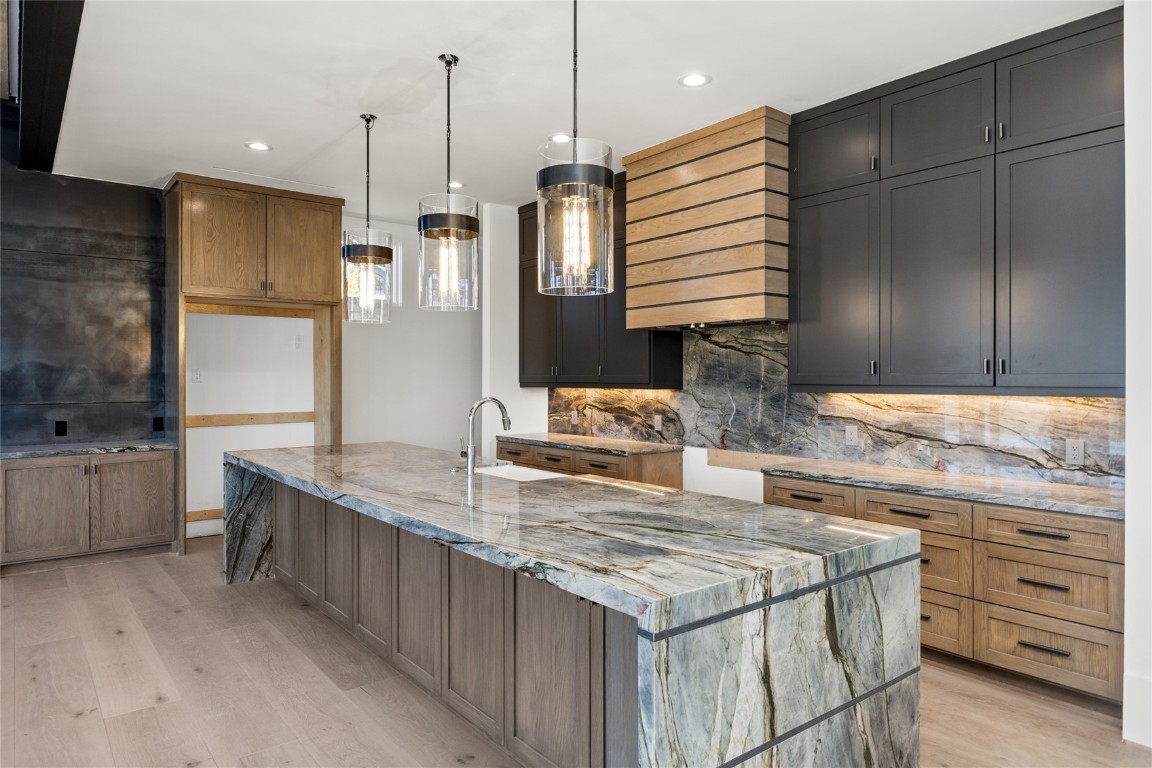 1870 Christie DRIVE 1