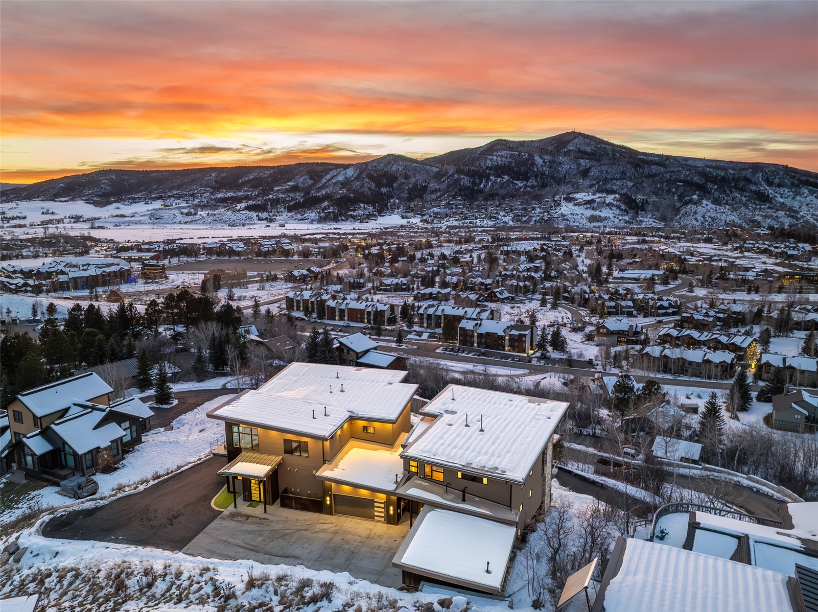 1870 Christie DRIVE 1