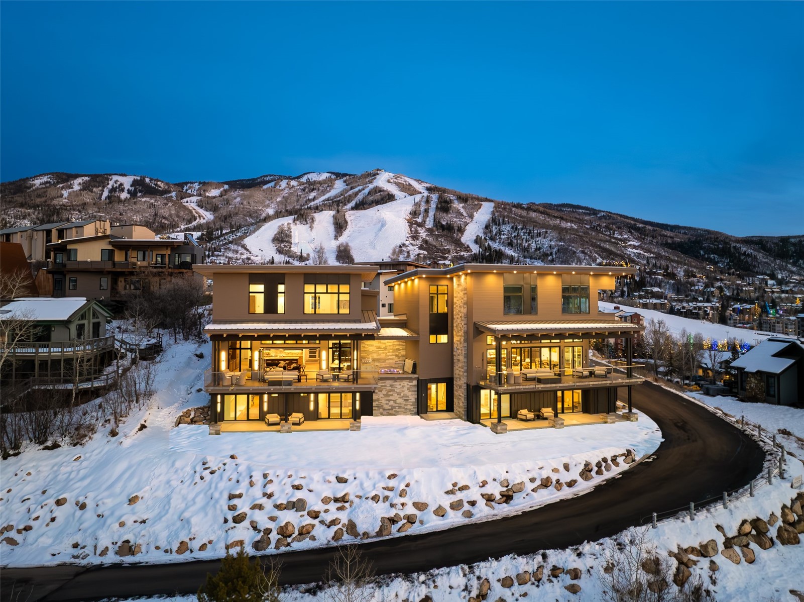 1870 Christie DRIVE 1