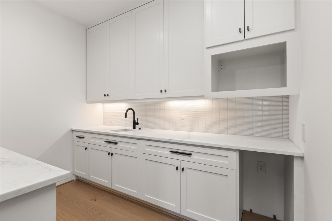 1870 Christie DRIVE 1