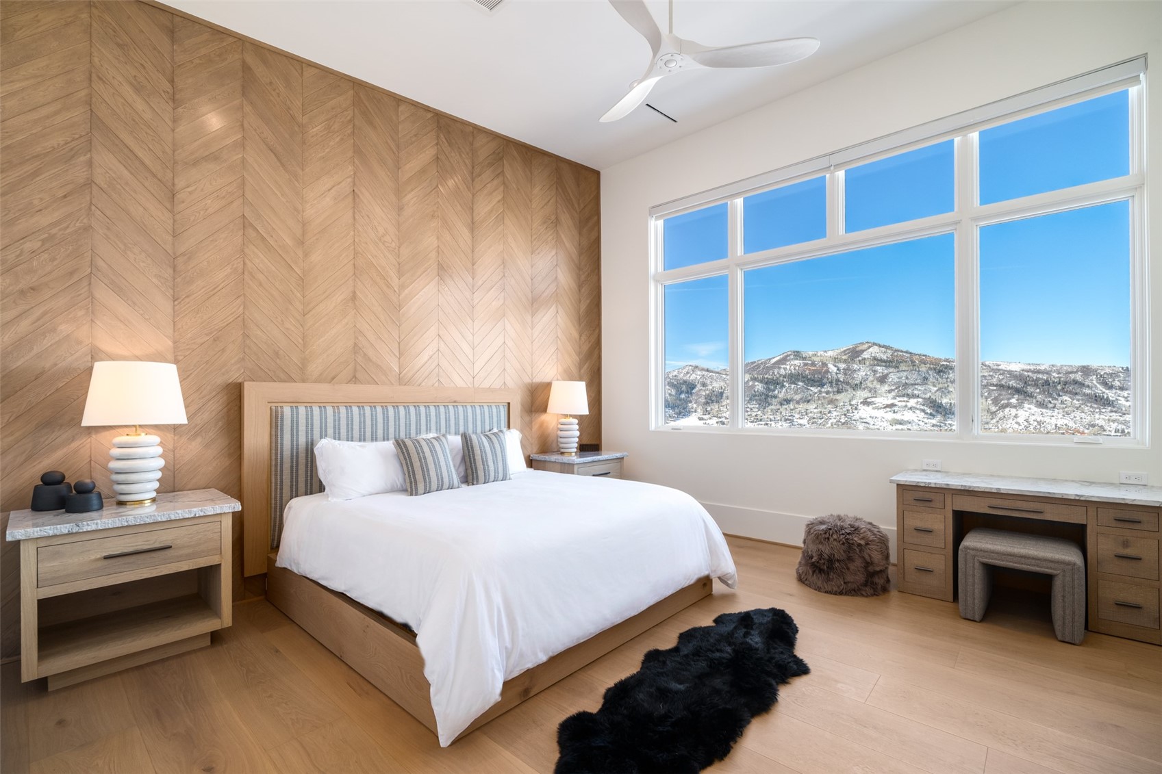 1870 Christie DRIVE 1