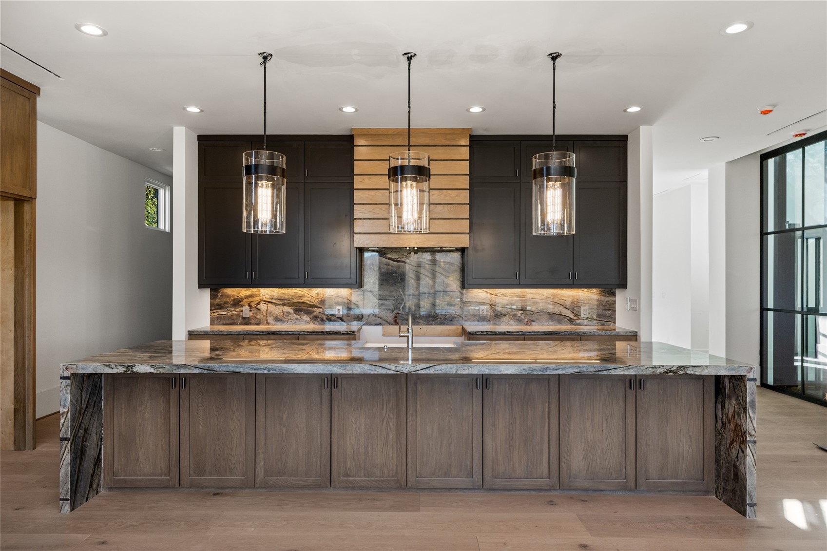 1870 Christie DRIVE 1