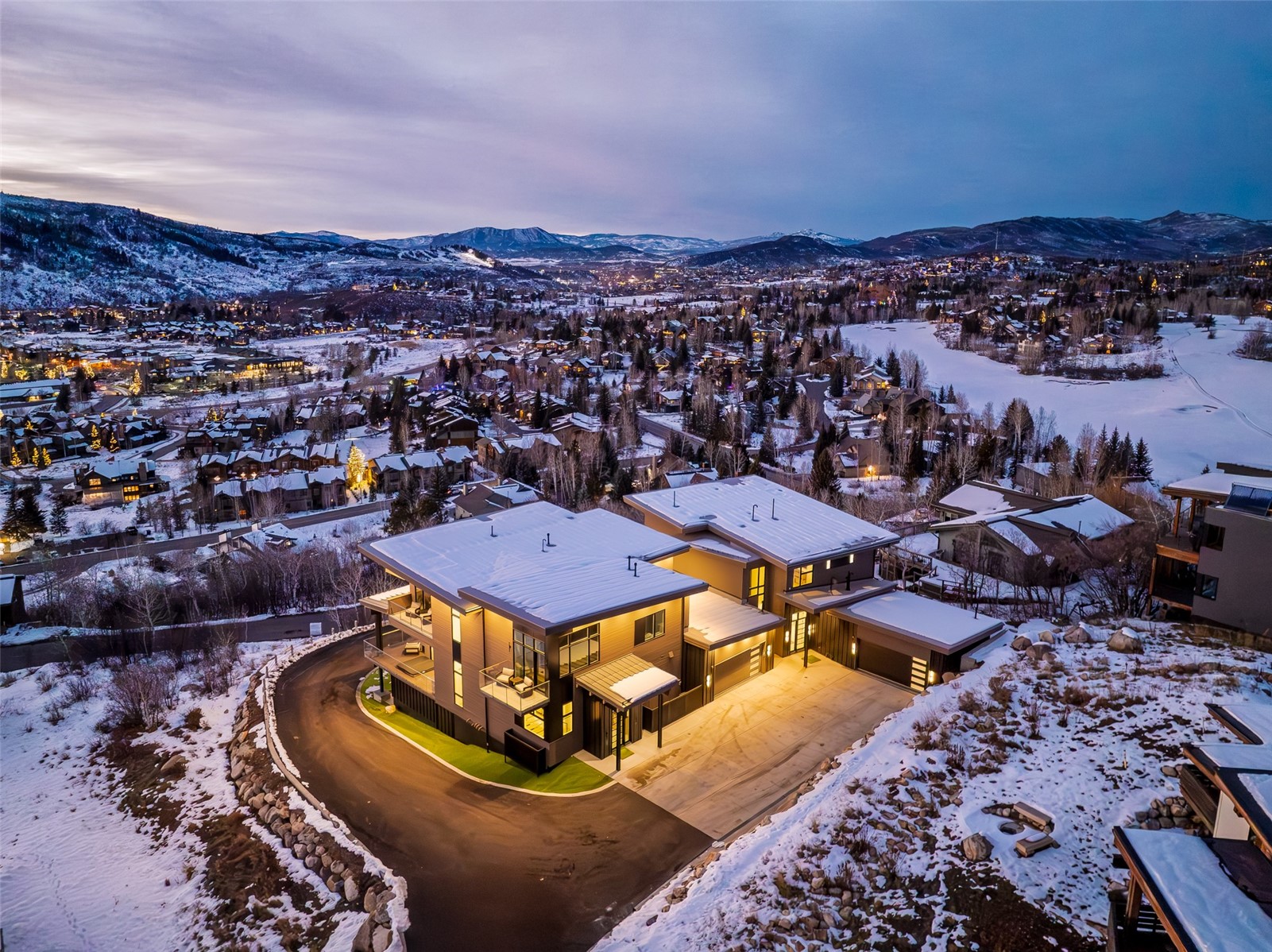 1870 Christie DRIVE 1