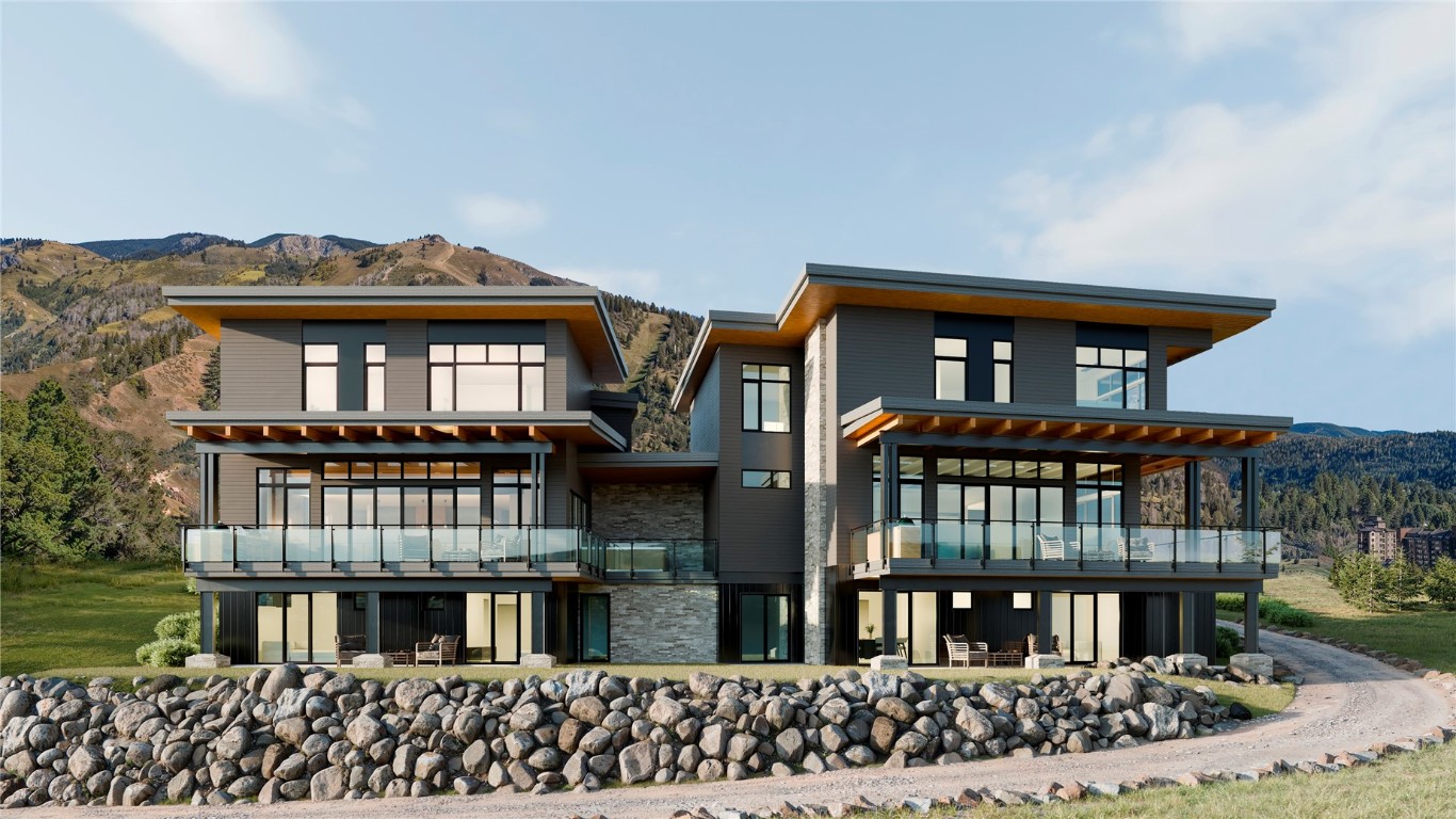 1870 Christie DRIVE 1