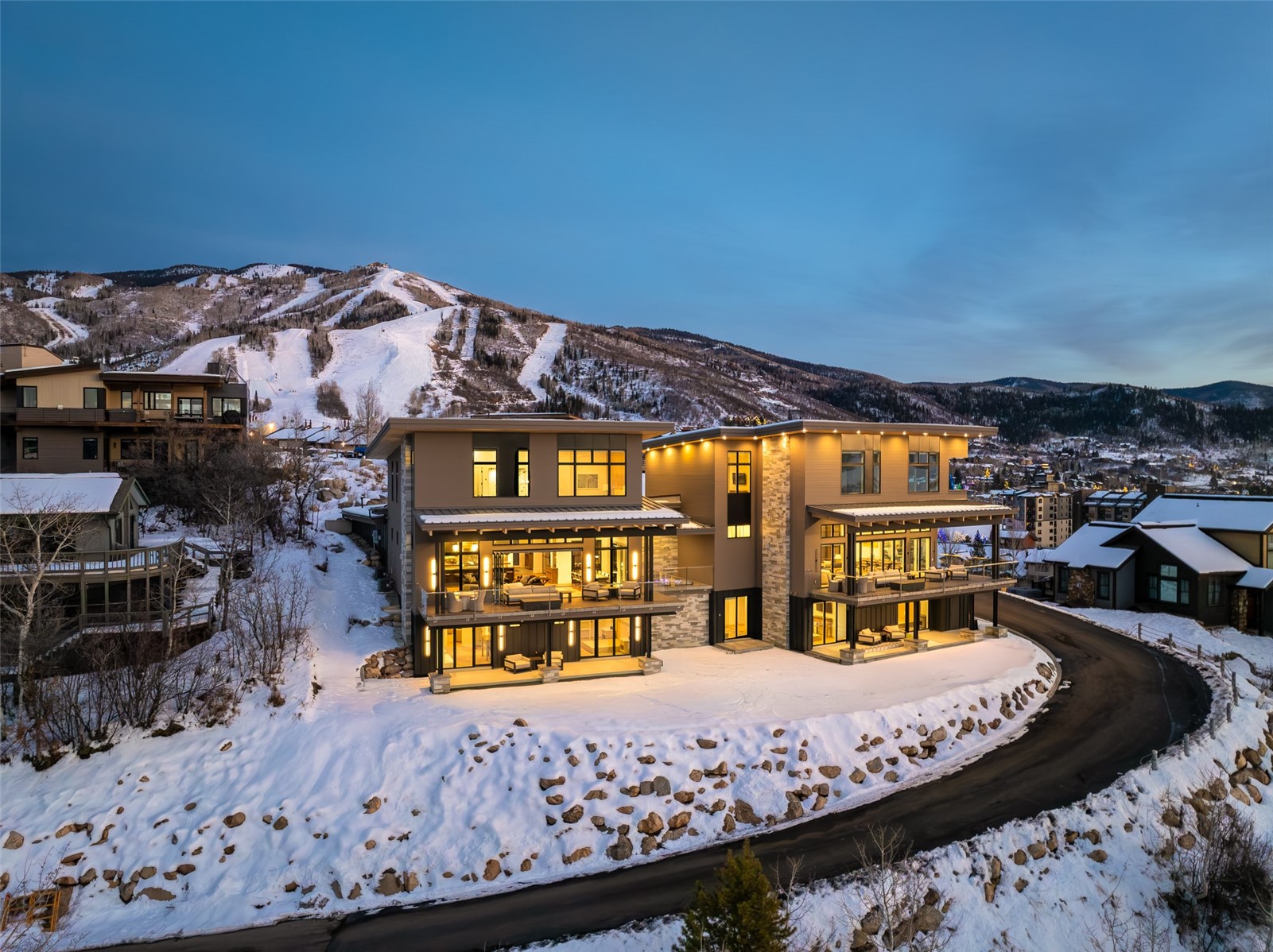 1870 Christie DRIVE 1