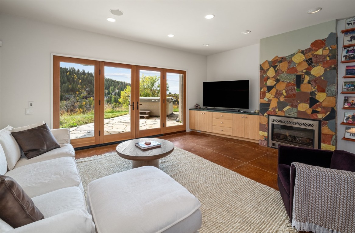 705 Steamboat BOULEVARD