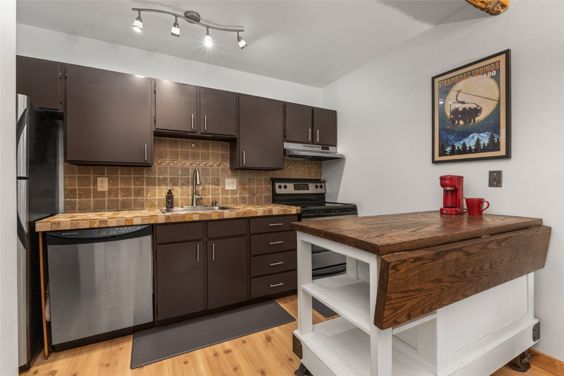 1380 Athens Plaza 16