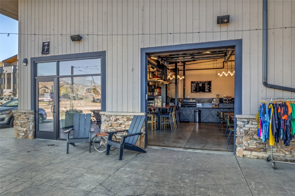 1901 Curve Plaza Ste. 4