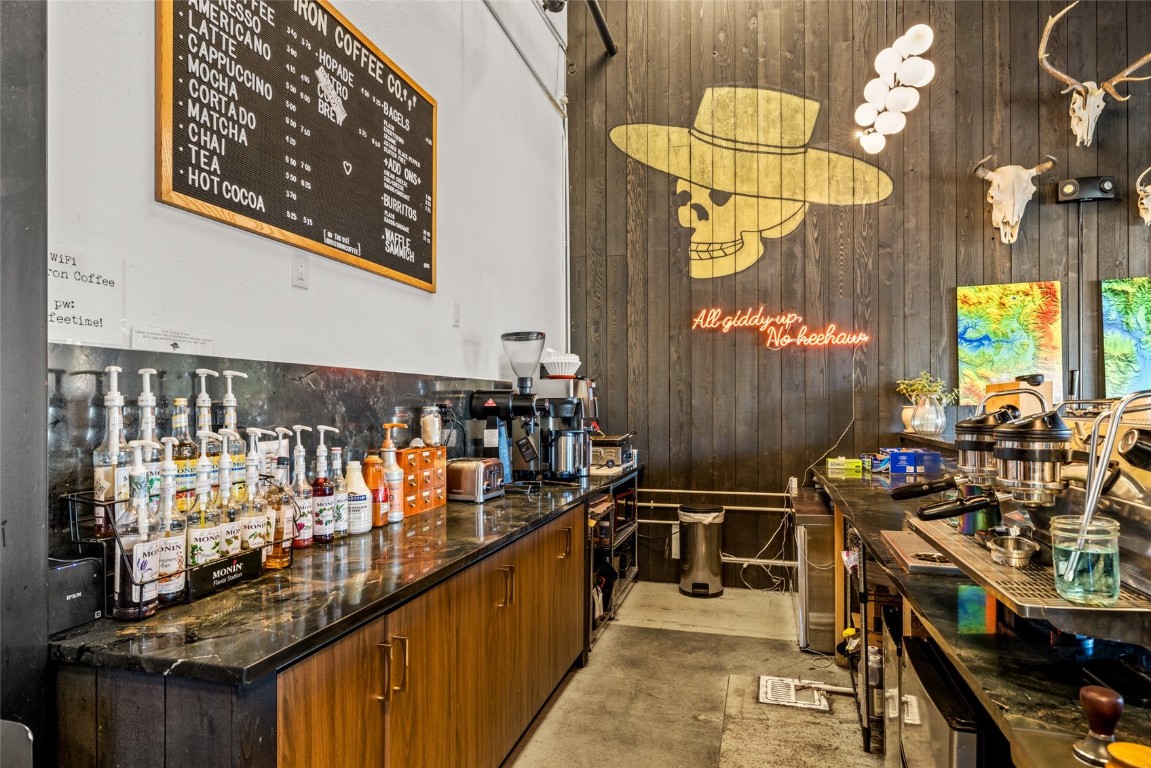 1901 Curve Plaza Ste. 4