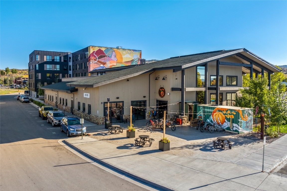 1901 Curve Plaza Ste. 4