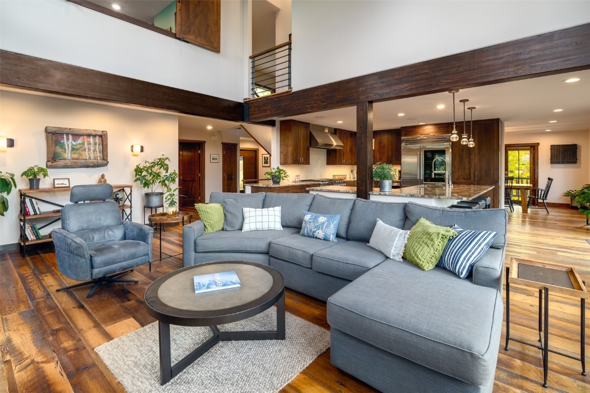 545 Steamboat BOULEVARD
