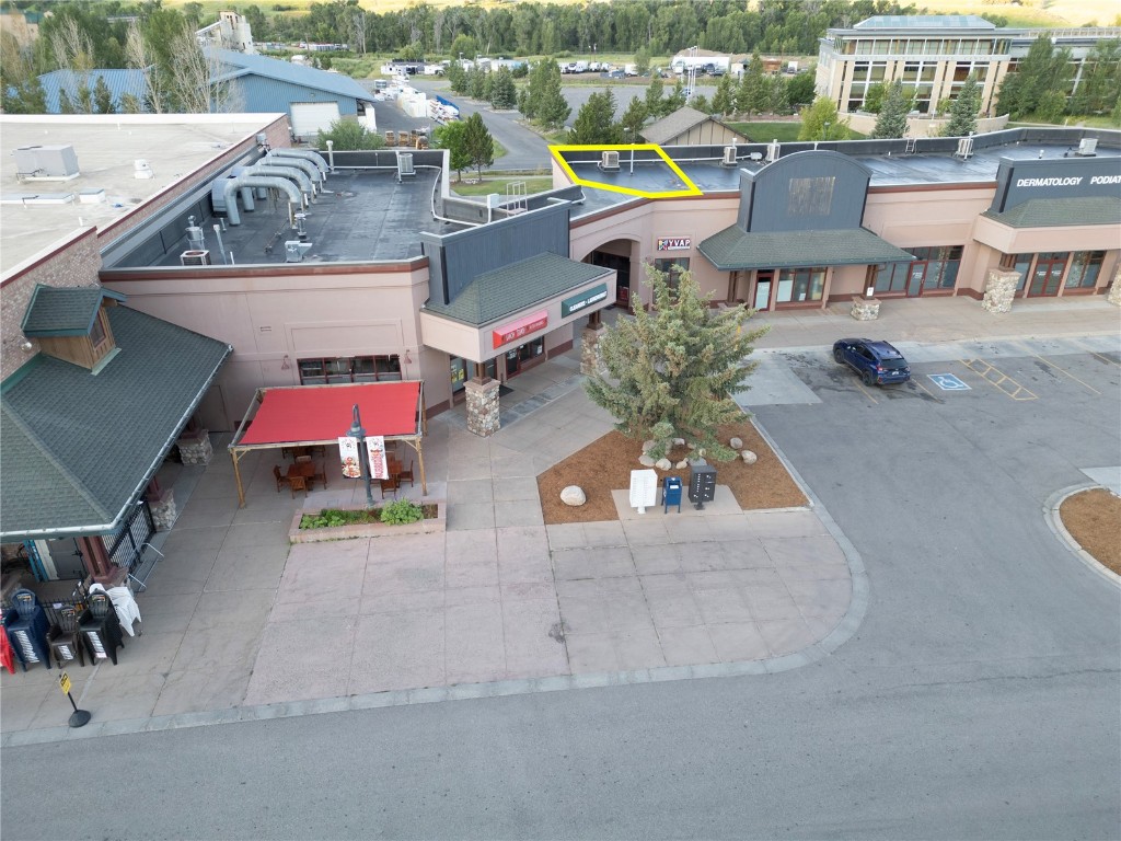 2201 Curve Plaza A105