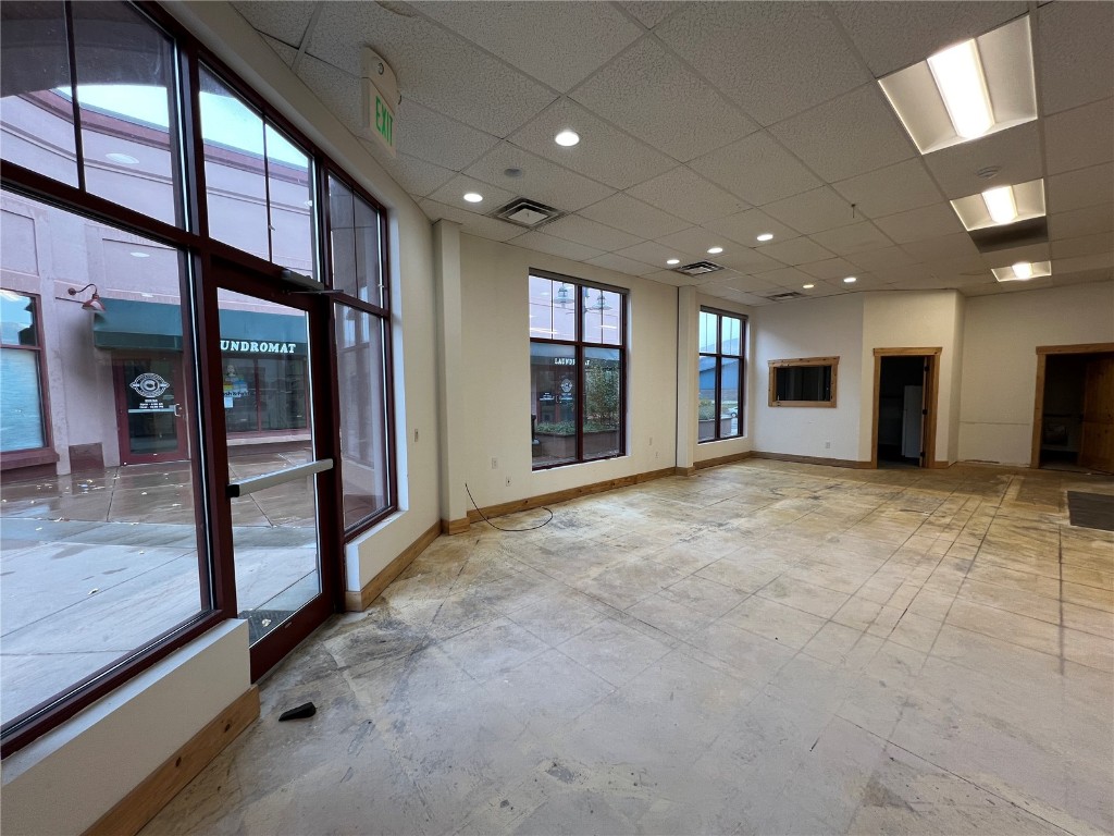 2201 Curve Plaza A105