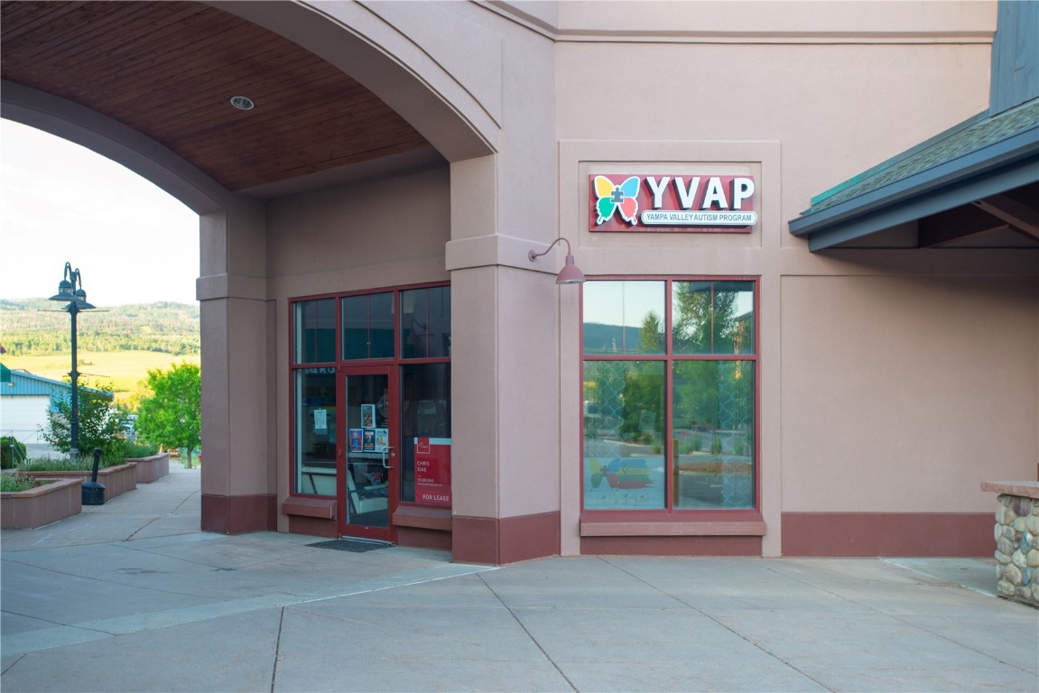 2201 Curve Plaza A105