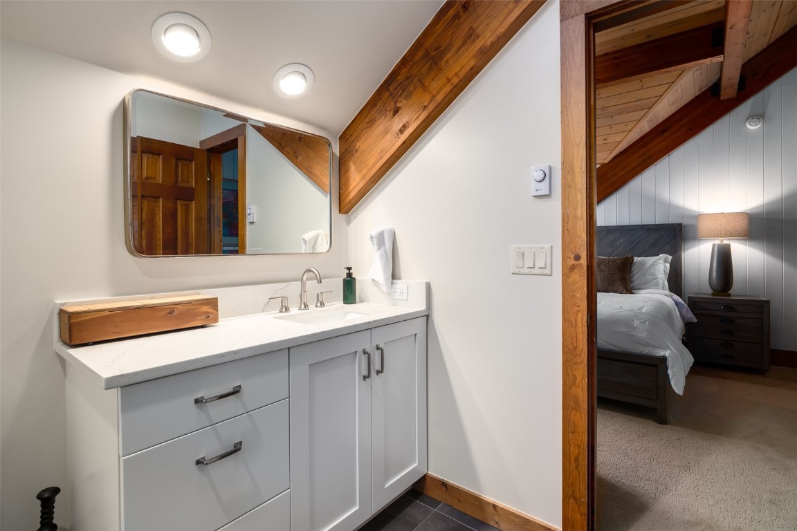 2440 Ski Trail LANE B