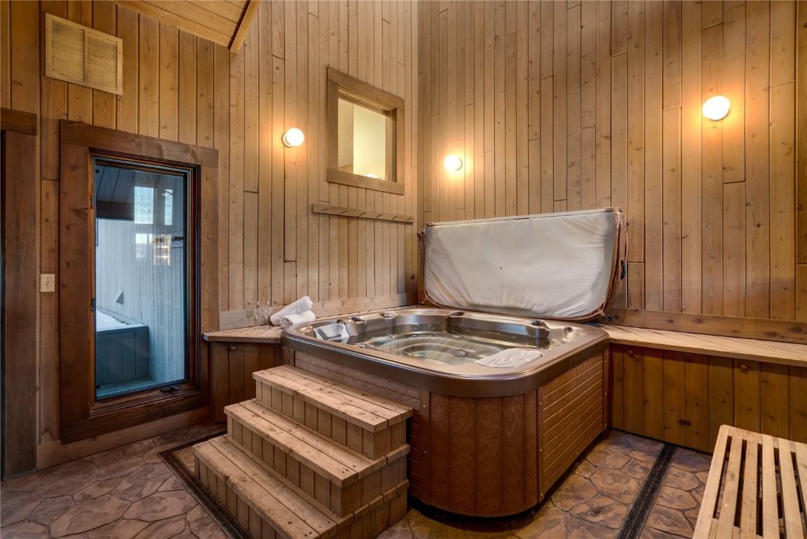 2440 Ski Trail LANE B