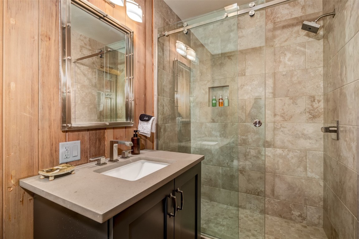 2440 Ski Trail LANE B