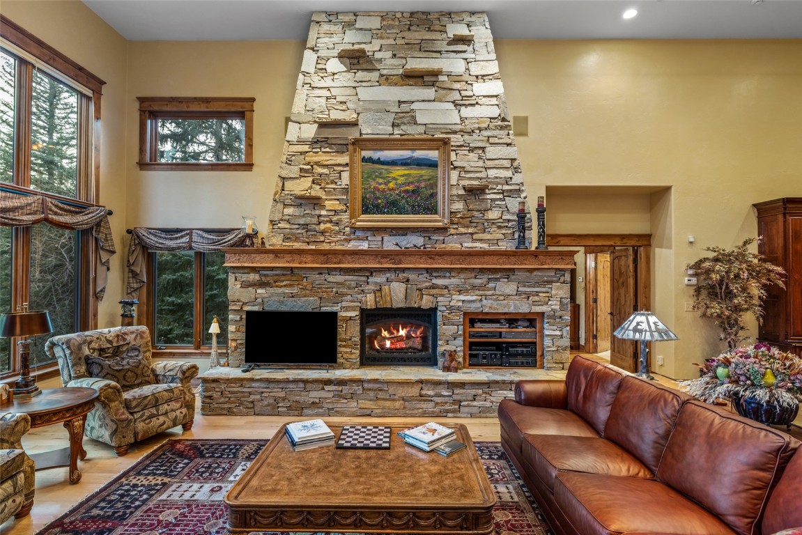 665 Meadowbrook CIRCLE