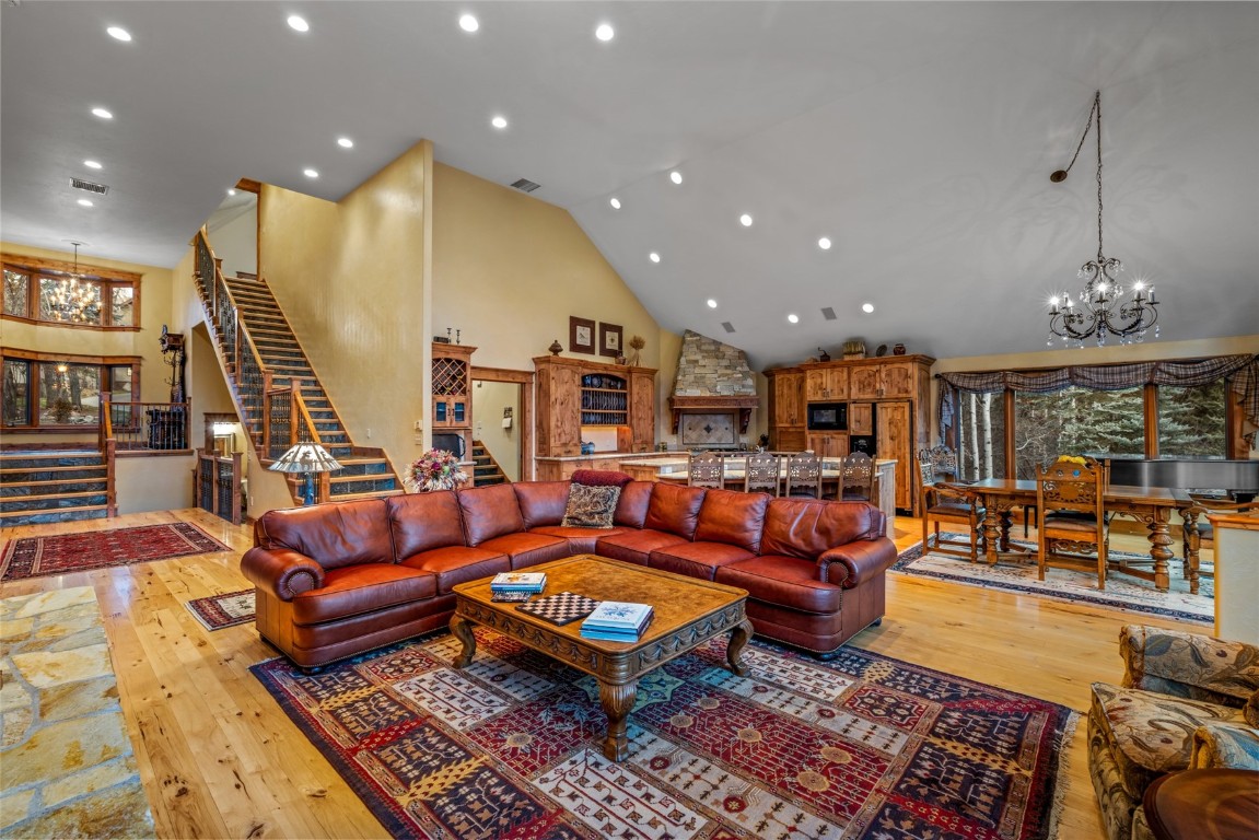 665 Meadowbrook CIRCLE