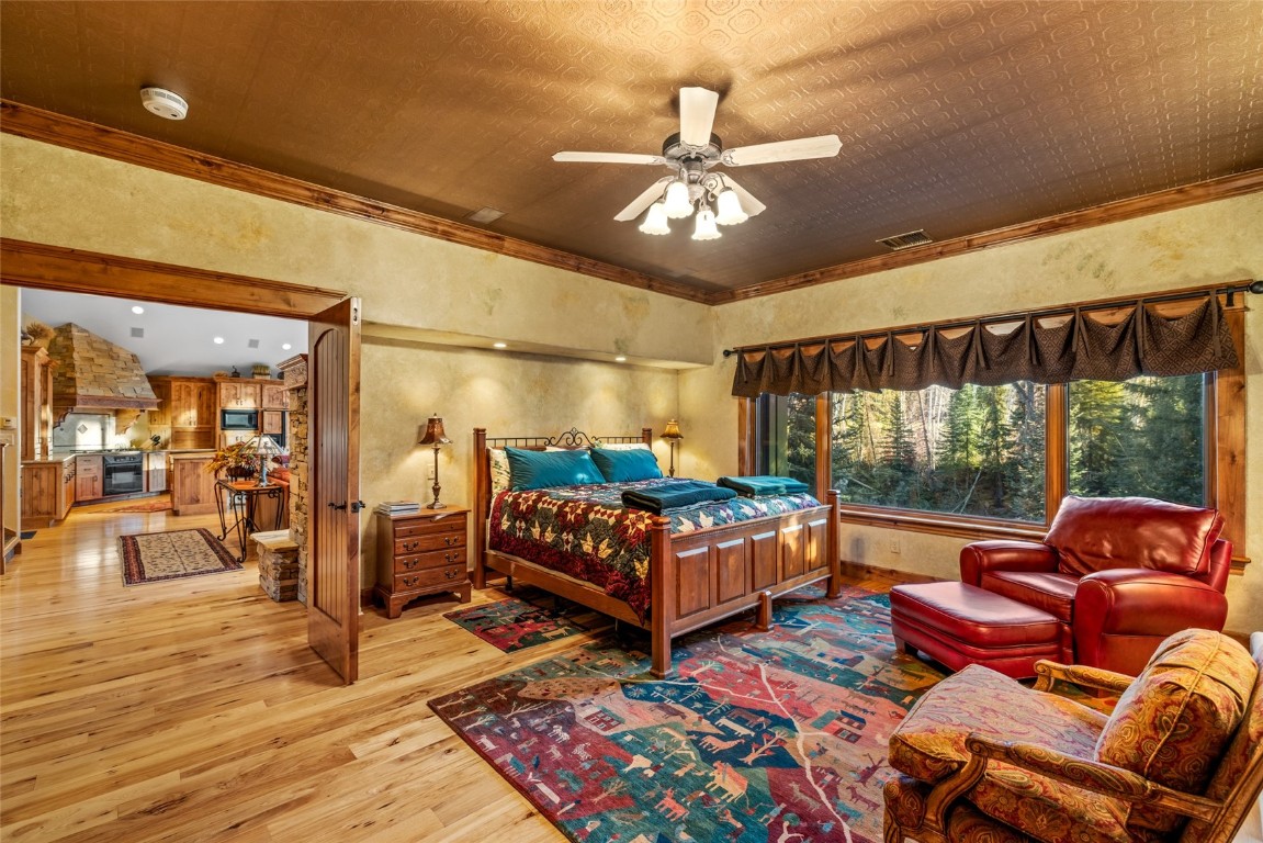 665 Meadowbrook CIRCLE