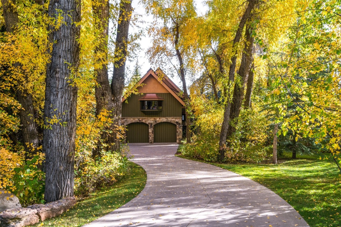 665 Meadowbrook CIRCLE