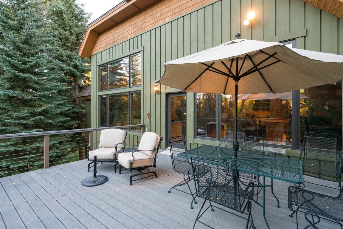 665 Meadowbrook CIRCLE