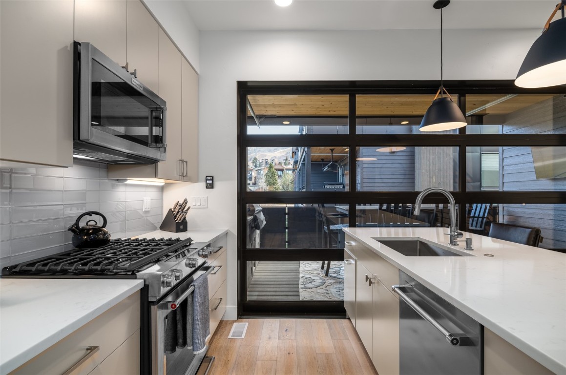 2404 Cattle Kate CIRCLE 21