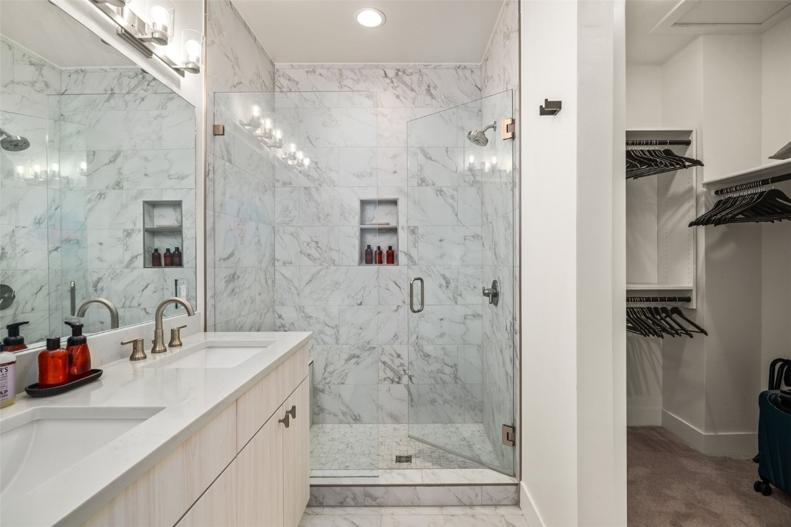 2404 Cattle Kate CIRCLE 21