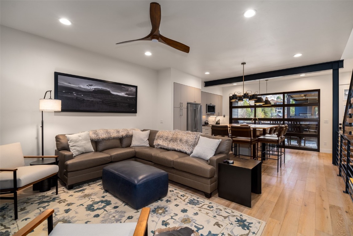 2404 Cattle Kate CIRCLE 21