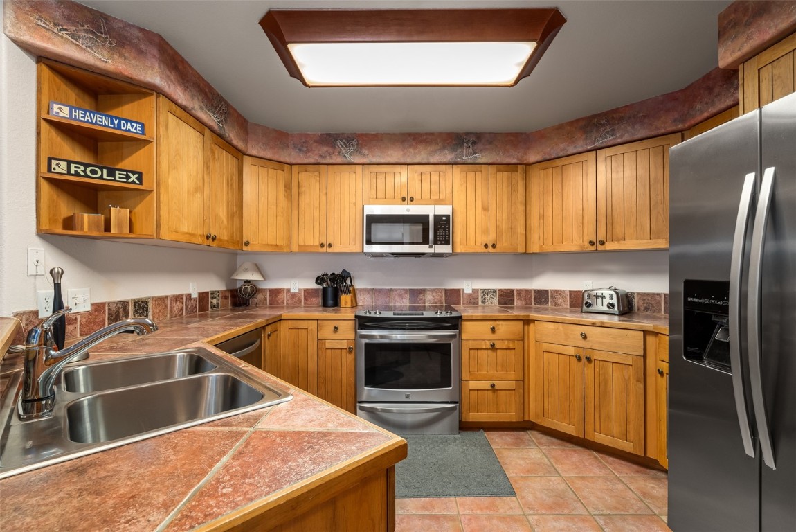 1875 Ski Time Square DRIVE 411