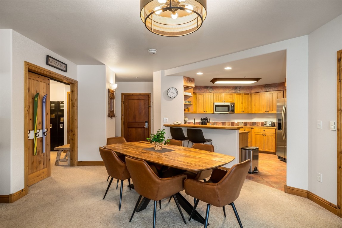 1875 Ski Time Square DRIVE 411