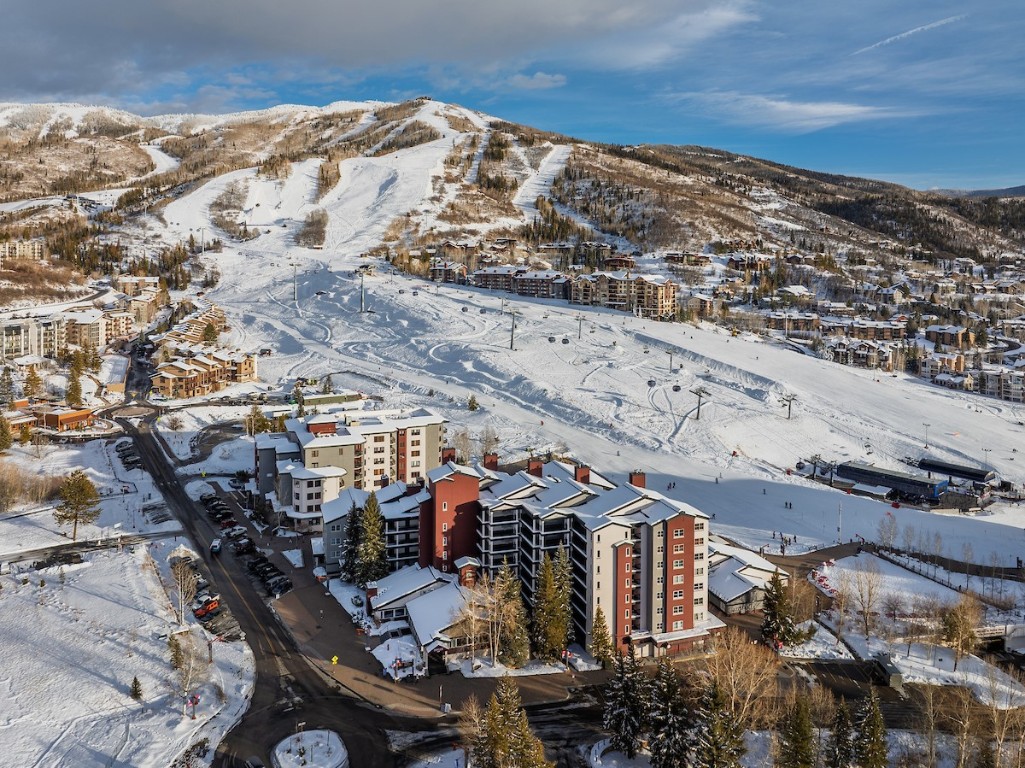 1875 Ski Time Square DRIVE 411