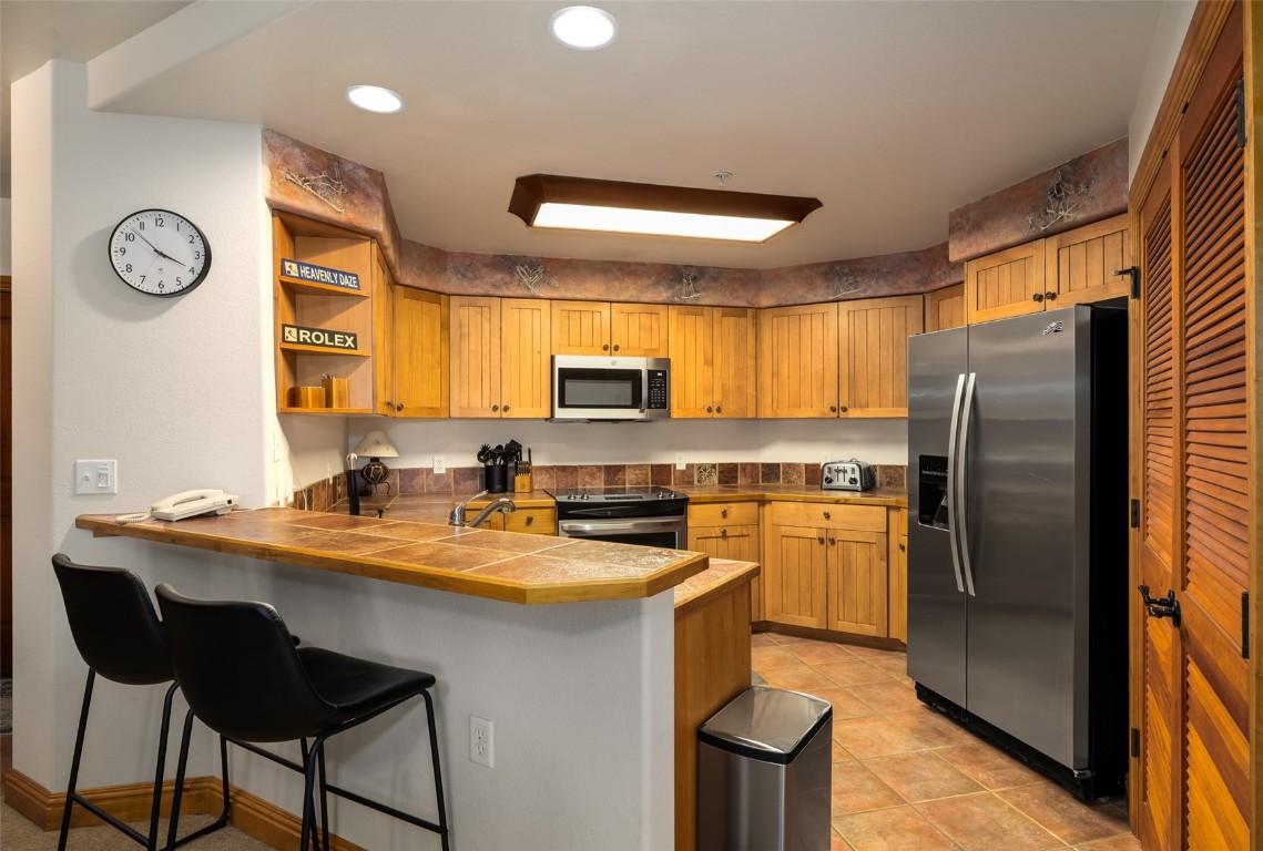 1875 Ski Time Square DRIVE 411