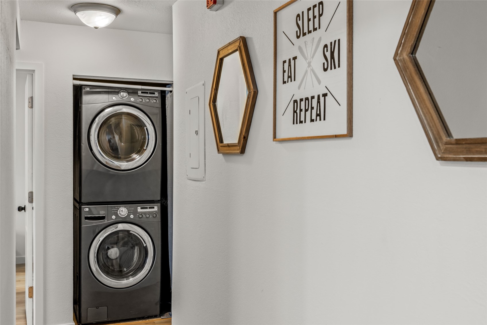 1565 Shadow Run Frontage B103