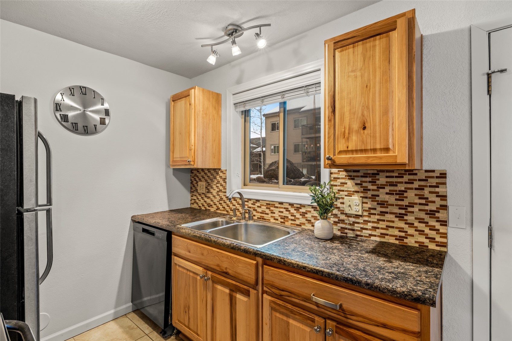 1565 Shadow Run Frontage B103