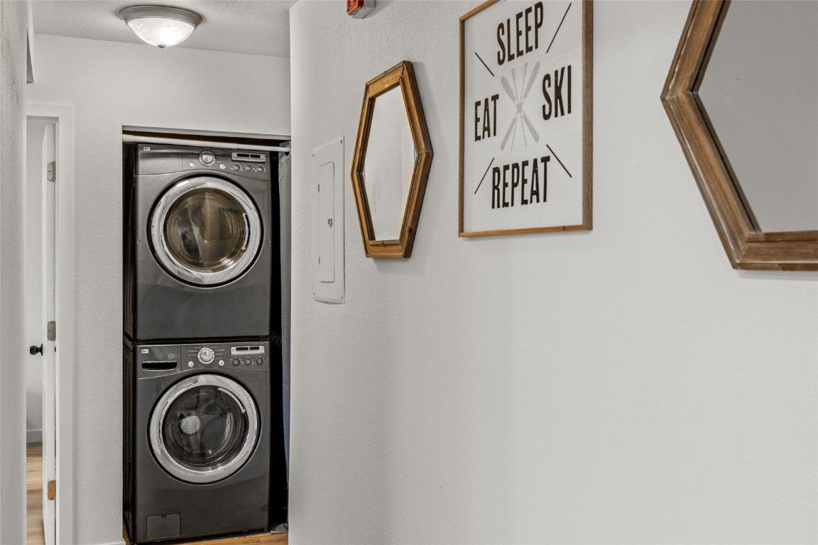 1565 Shadow Run Frontage B103