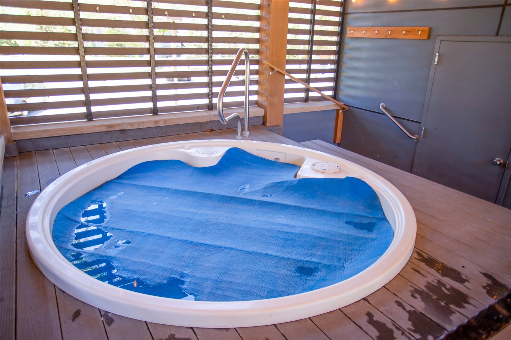 1565 Shadow Run Frontage B103