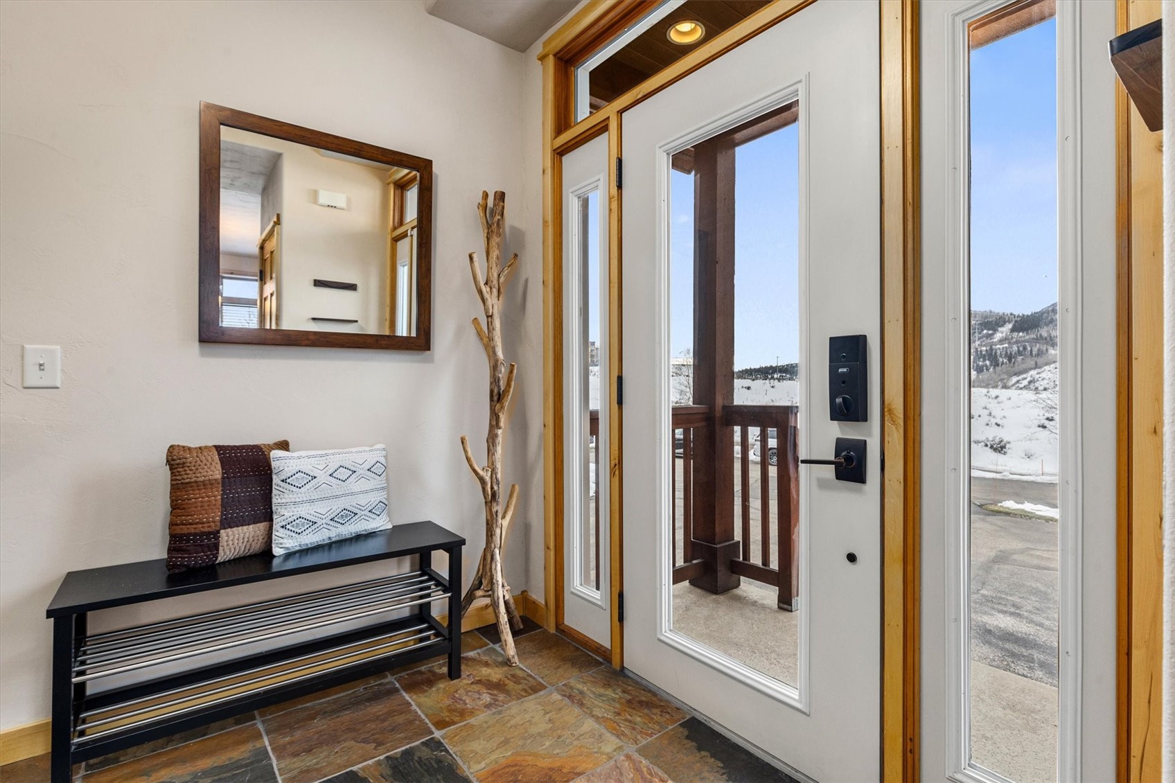 350 Parkview DRIVE 28