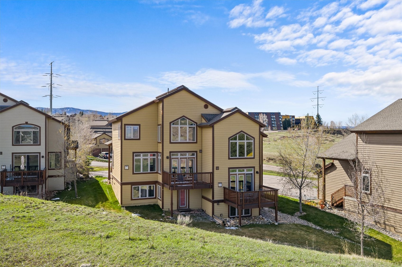 350 Parkview DRIVE 28