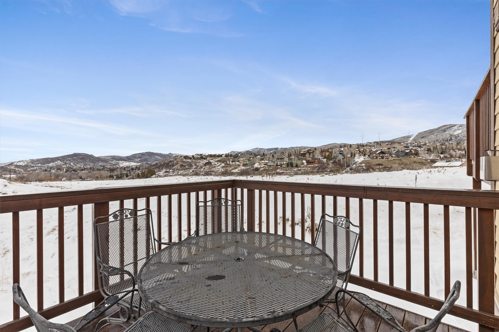 350 Parkview DRIVE 28