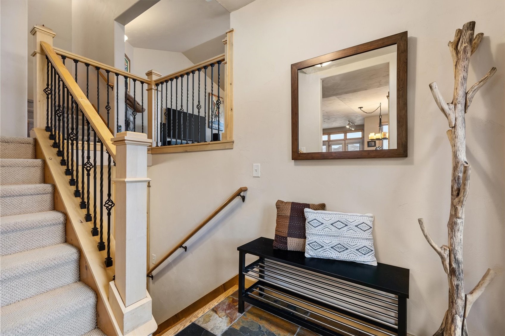 350 Parkview DRIVE 28