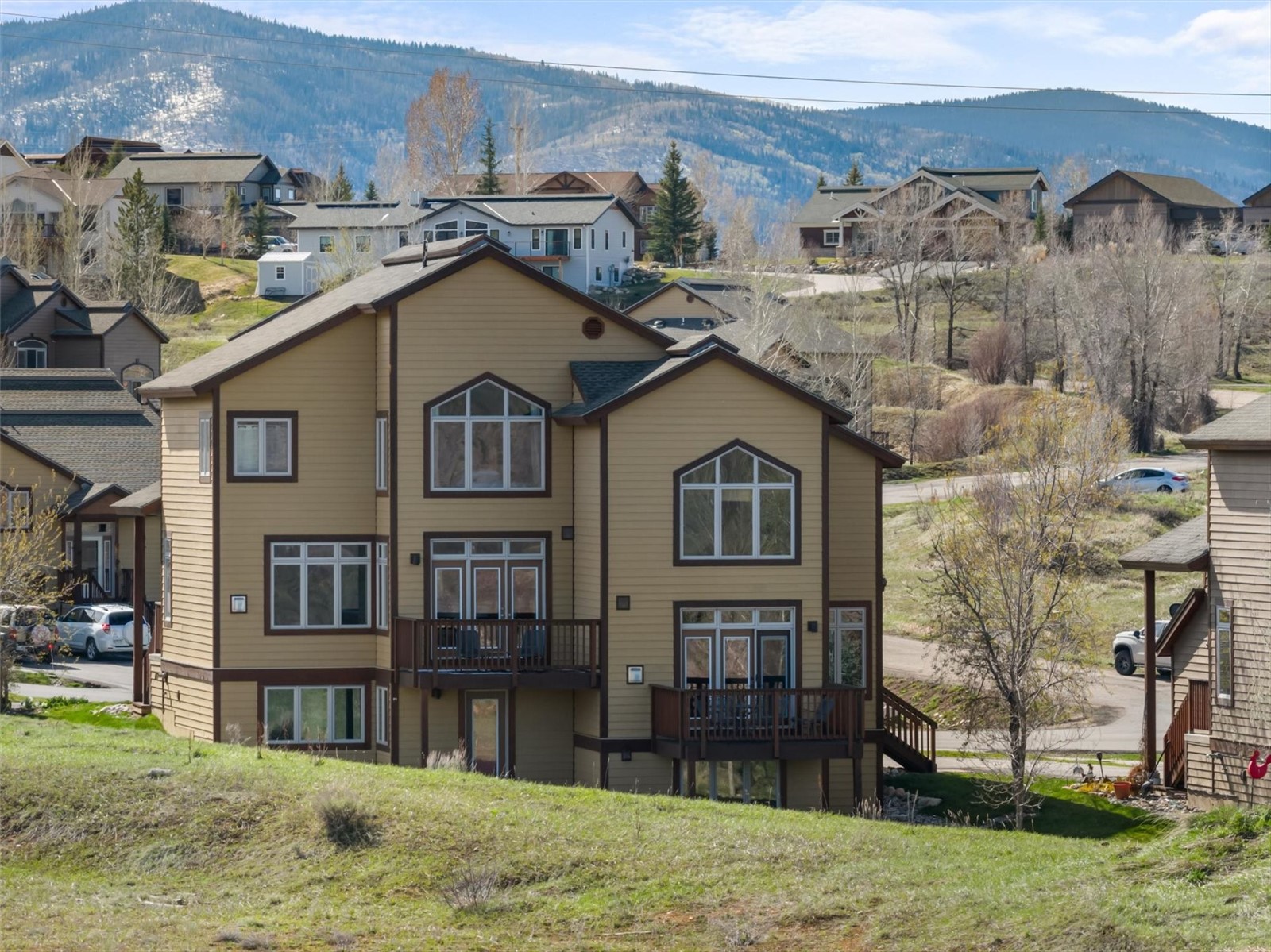 350 Parkview DRIVE 28