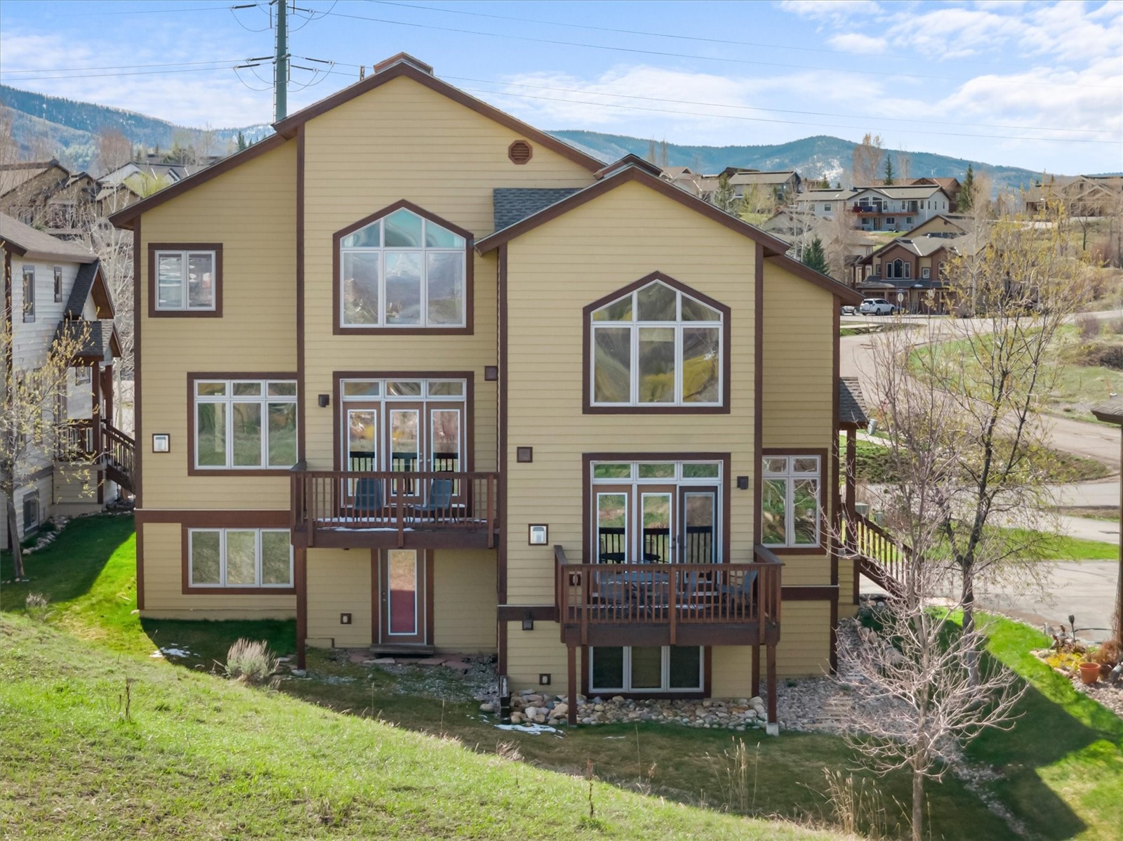 350 Parkview DRIVE 28
