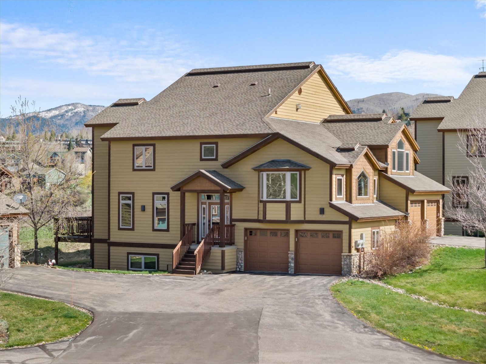 350 Parkview DRIVE 28